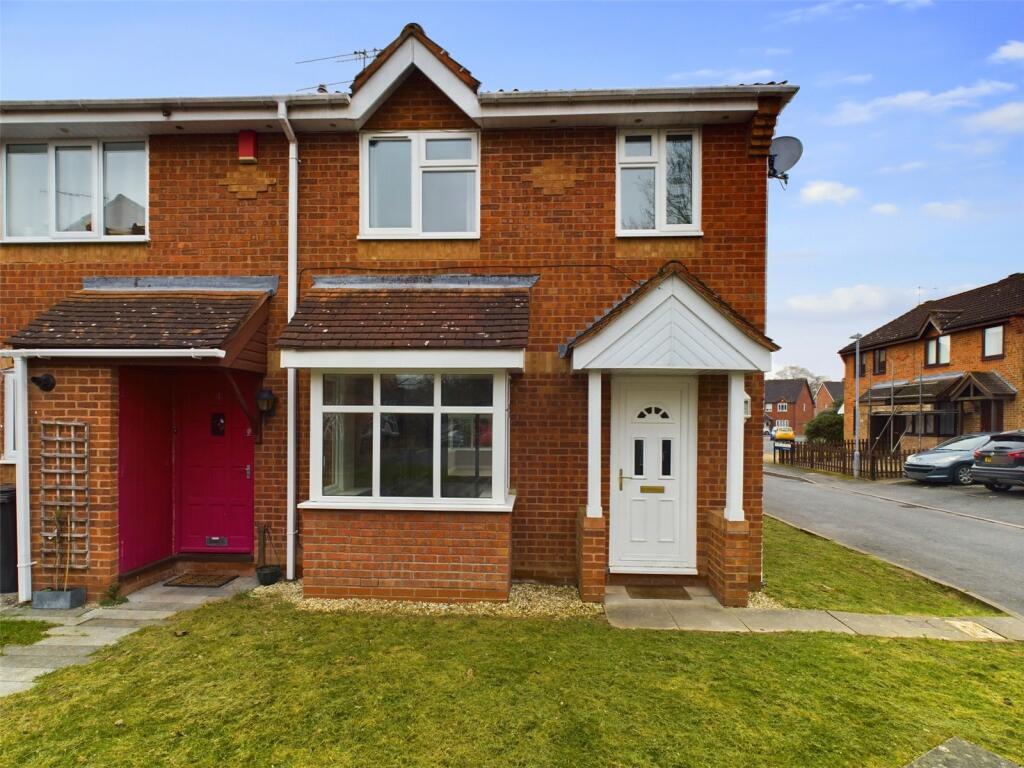 3 bedroom end of terrace house for sale in Norham Place, Berkeley Alford, Worcester, WR4