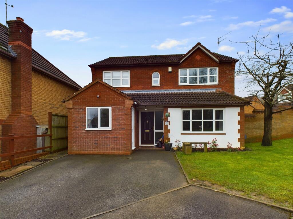 4 bedroom detached house for sale in Tattersall, Worcester, Worcestershire, WR4