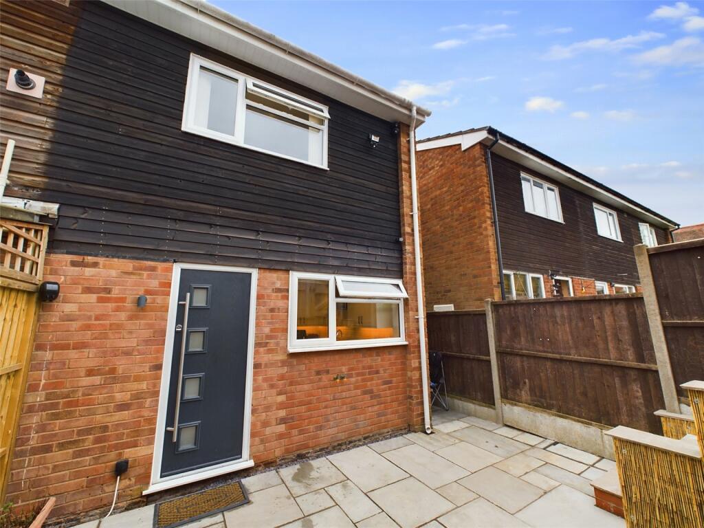 2 bedroom end of terrace house for sale in Newtown Road, Worcester, Worcestershire, WR5