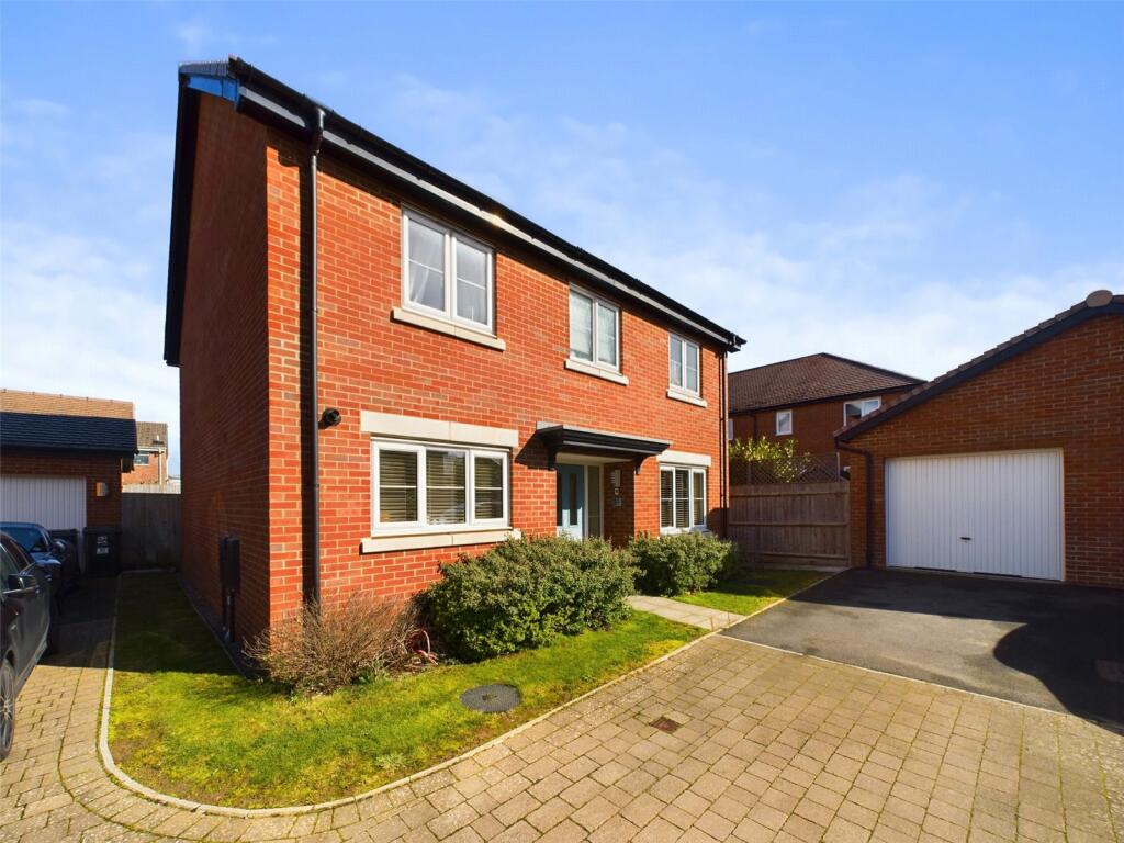4 bedroom detached house for sale in Lawnspool Drive, Kempsey