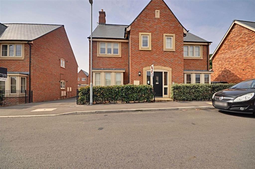 1 bedroom apartment for sale in Dalziel Drive, Worcester, WR5
