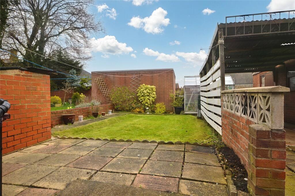 2 bedroom bungalow for sale in Oulton Lane, Woodlesford, Leeds, LS26