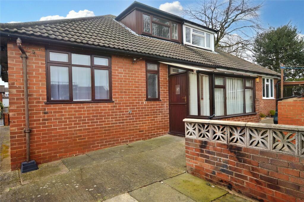 2 bedroom bungalow for sale in Oulton Lane, Woodlesford, Leeds, LS26