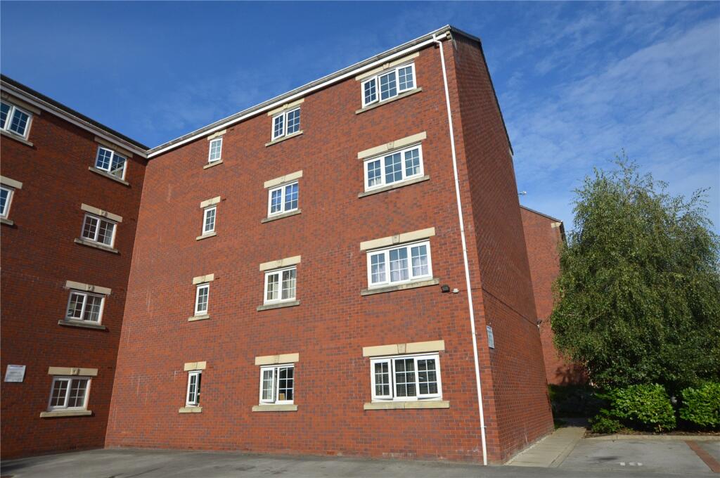3 bedroom apartment for sale in Castle Lodge Square, Rothwell, Leeds