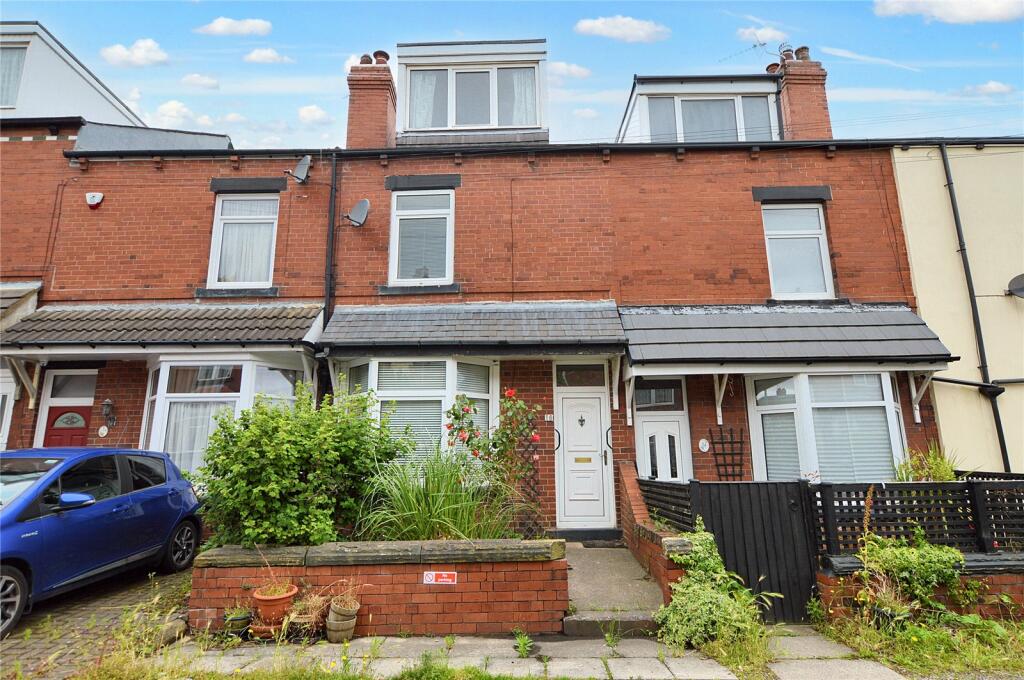 4 bedroom terraced house for sale in Haigh View, Rothwell, Leeds, West