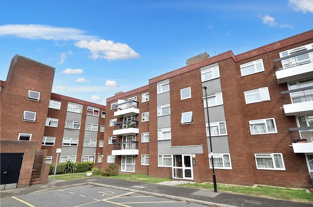 Main image of property: Grange Gardens, London, N14