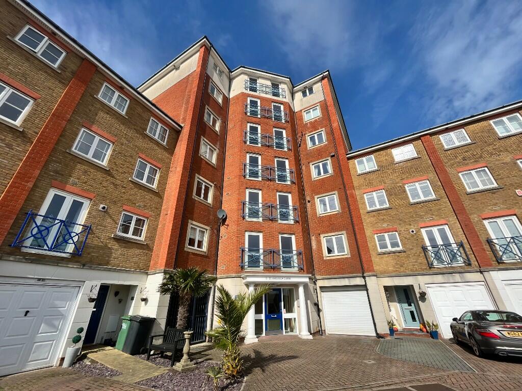 3 bedroom penthouse for rent in Anguilla Close, Eastbourne, East Sussex, BN23