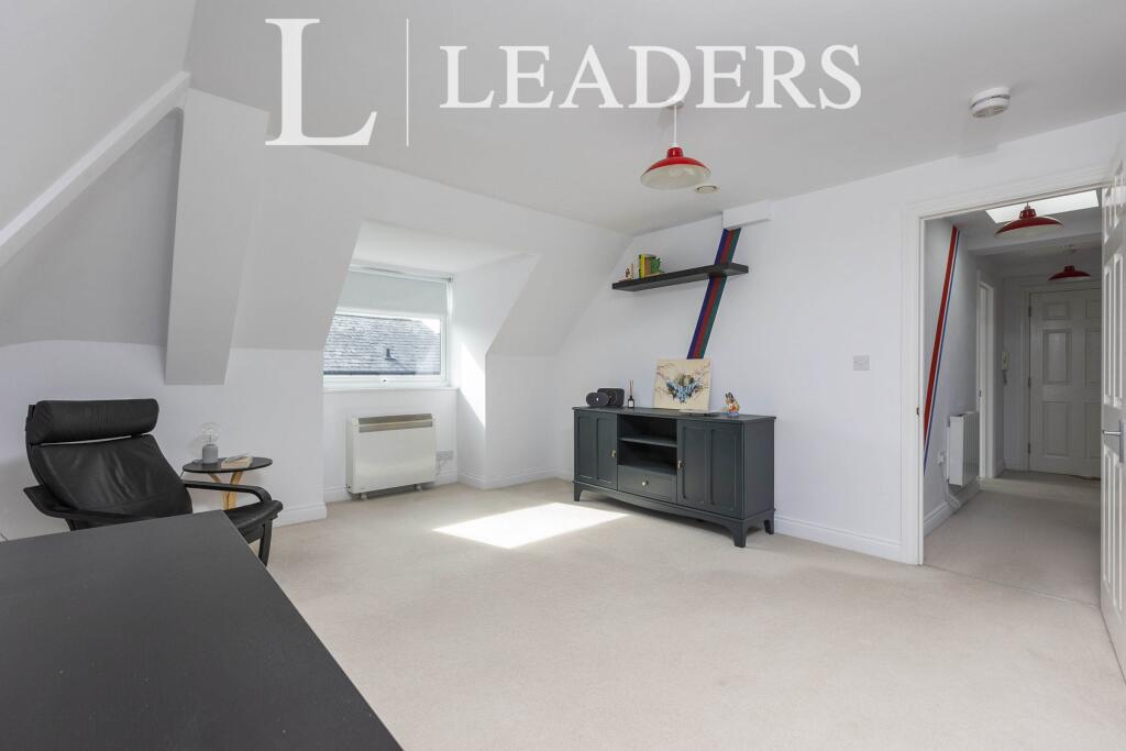 Main image of property: High Street, Sevenoaks, TN13