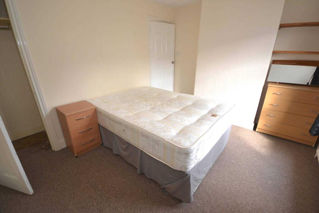 Main image of property: Cardigan Road, Reading, Berkshire, RG1 5QL