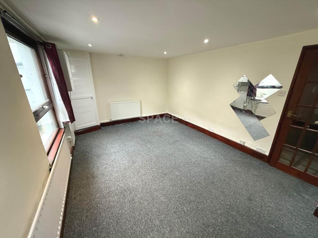 Main image of property: Zinzan Street, Reading