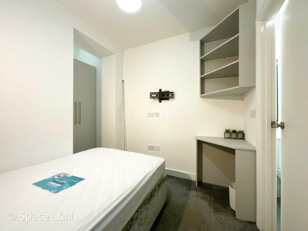 Main image of property: Cholmeley Road, Reading, RG1 3LR