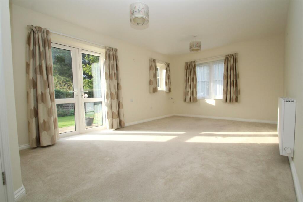 Additional property image - Fitzalan Road, Littlehampton