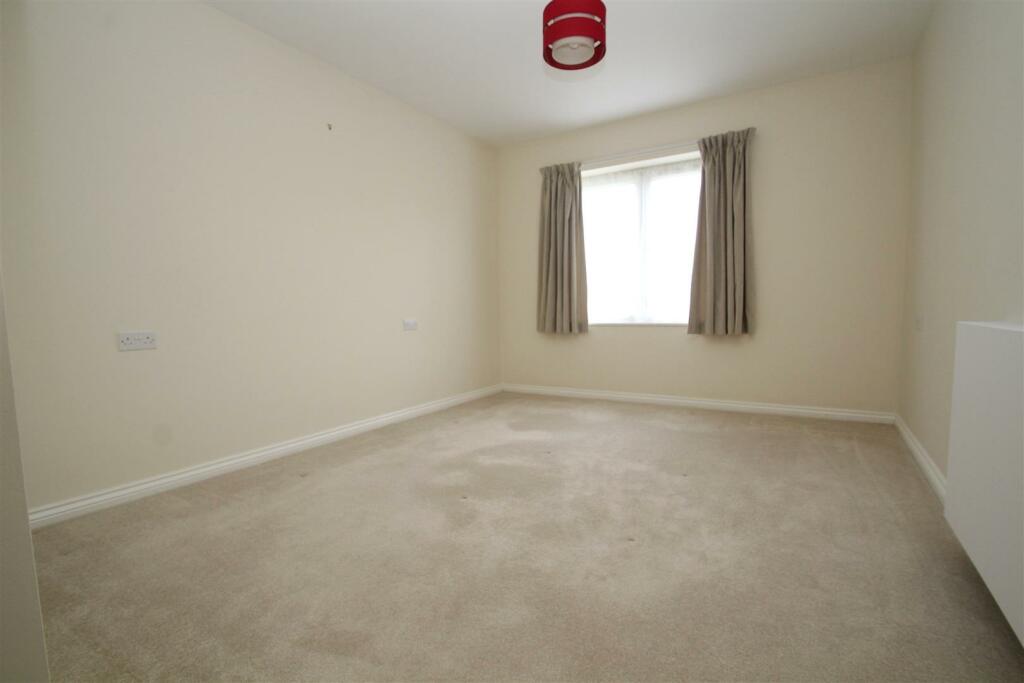 Additional property image - Fitzalan Road, Littlehampton