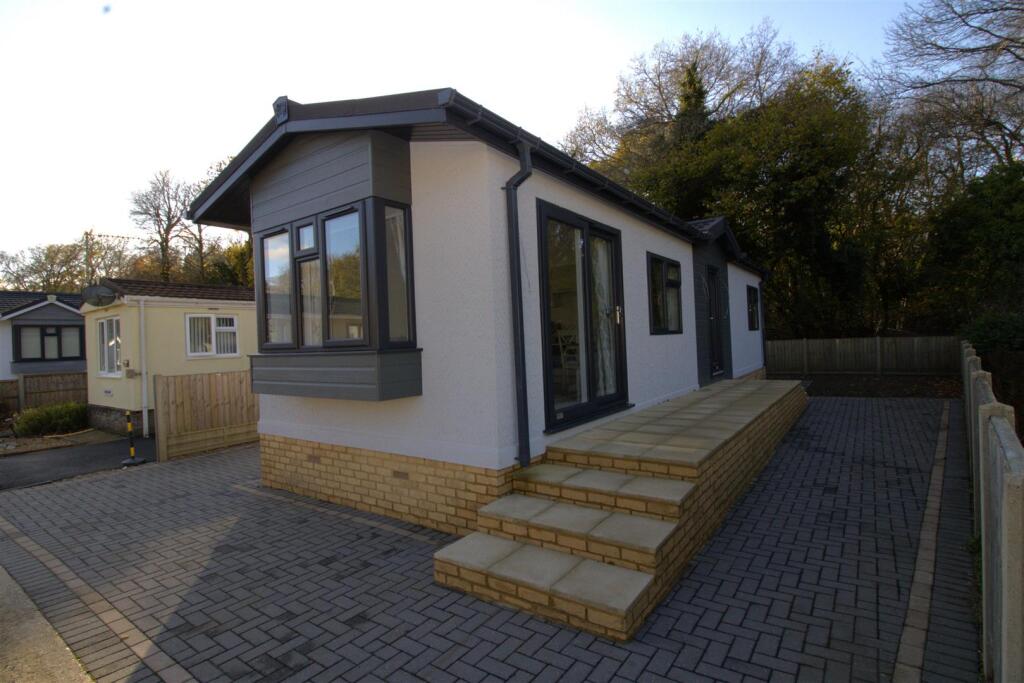 Main image of property: Arundel