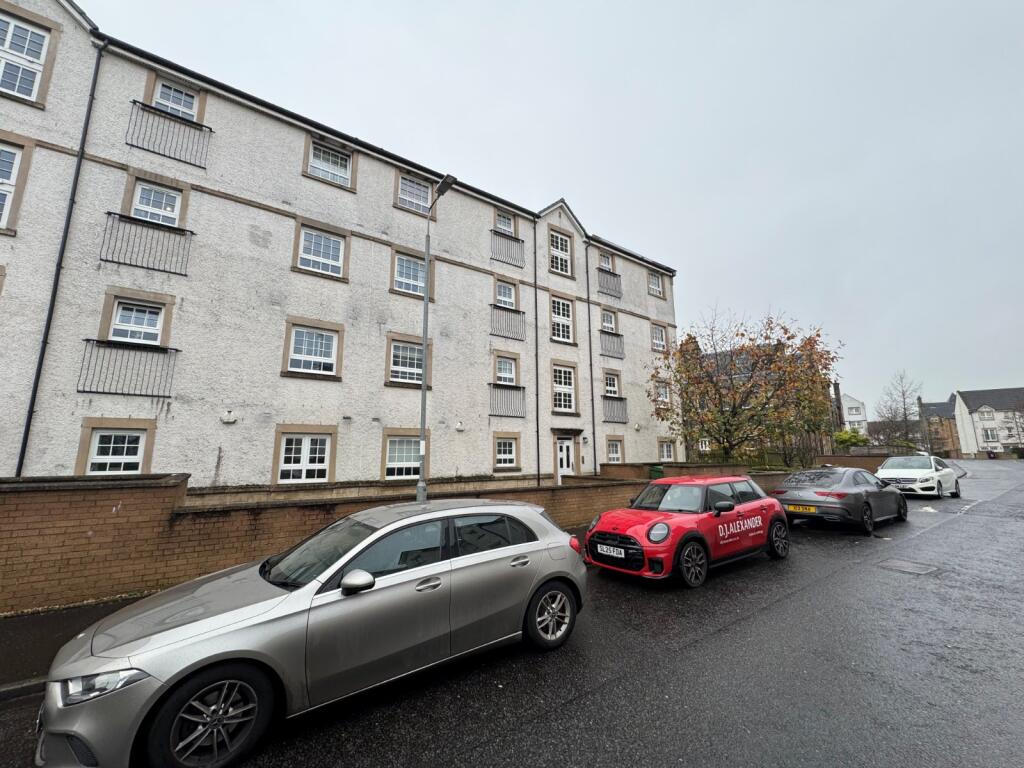 Main image of property: Parklands Oval, Crookston, Glasgow, G53