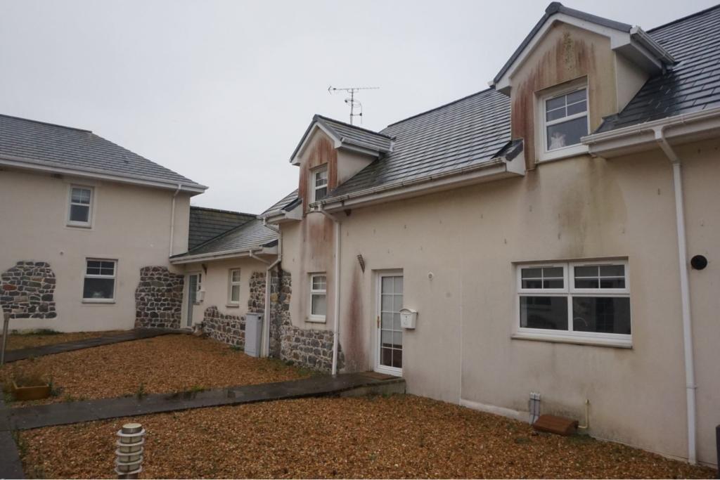 Main image of property: Barlosh Court, Ochiltree, Cumnock, East Ayrshire, KA18