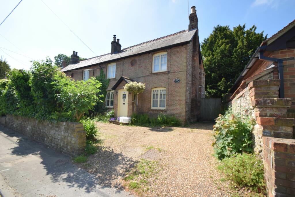 4 bedroom semidetached house for rent in Brook Street, Watlington, OX49