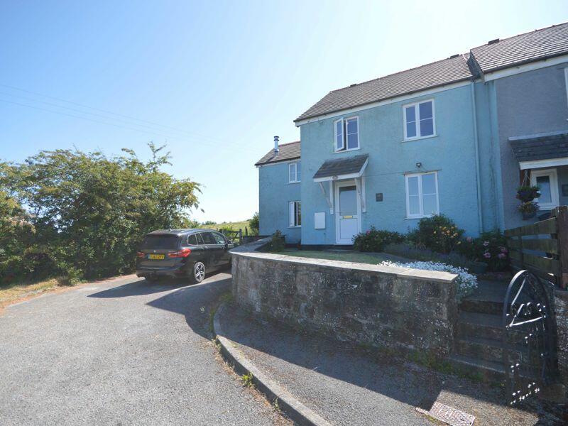 3 bedroom terraced house for sale in Llanelly Hill, Abergavenny, NP7