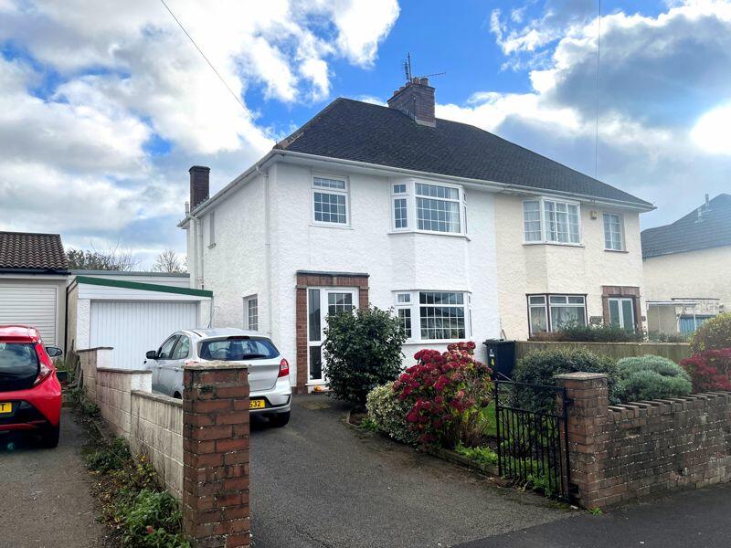 3 bedroom semidetached house for sale in Holywell Crescent