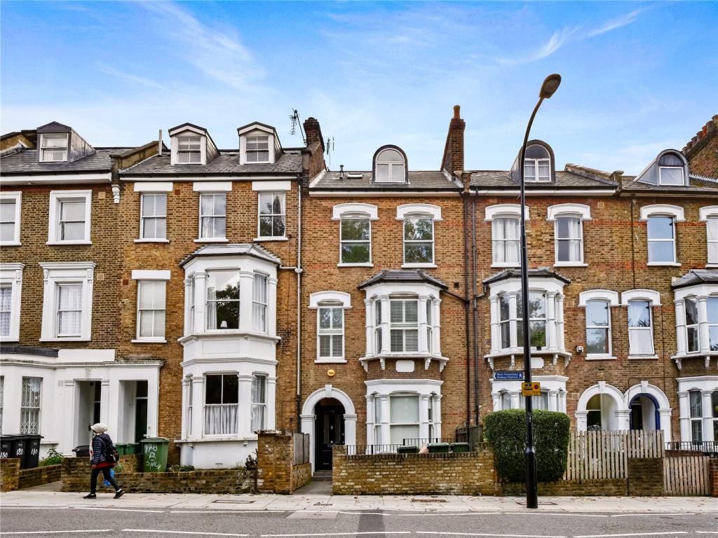 2 bedroom flat for sale in Iverson Road, London, NW6