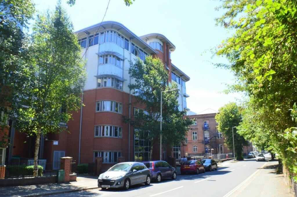 1 bedroom flat for rent in Central Park Towers 28 Central Park Avenue, Plymouth, Devon, PL4