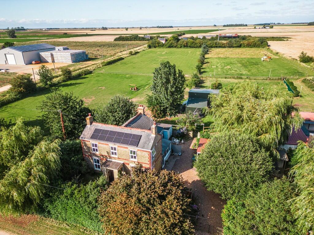 3 bedroom detached house for sale in Terrington St. Clement, PE34