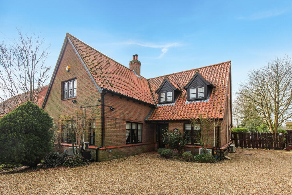 4 bedroom detached house for sale in House and Two Studio Apartments in