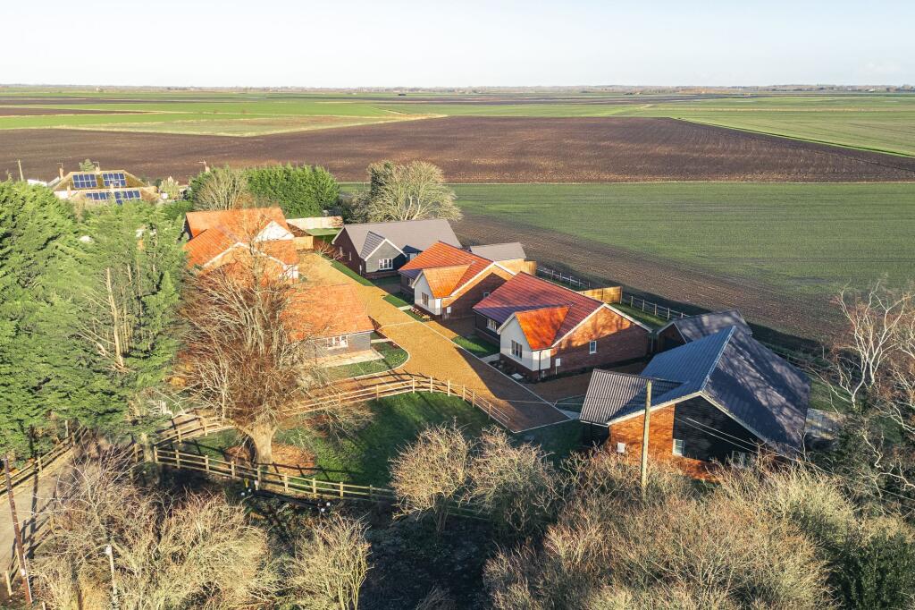 Additional property image - 5 Black Horse Drove, Littleport, CB6