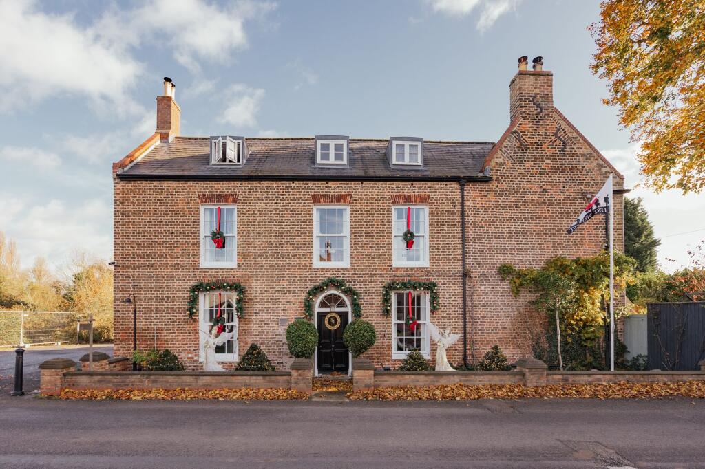 Main image of property: Stunning Long Sutton Home with Indoor Pool, Gym, Games Room, Annexe, and Landscaped Gardens