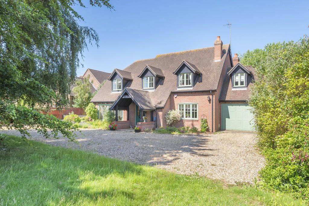 4 bedroom detached house for sale in Friday Bridge, PE14