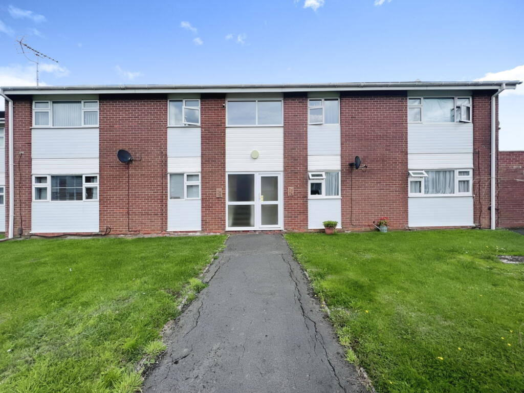 Main image of property: Wrenswood, Swindon, SN3 5AR