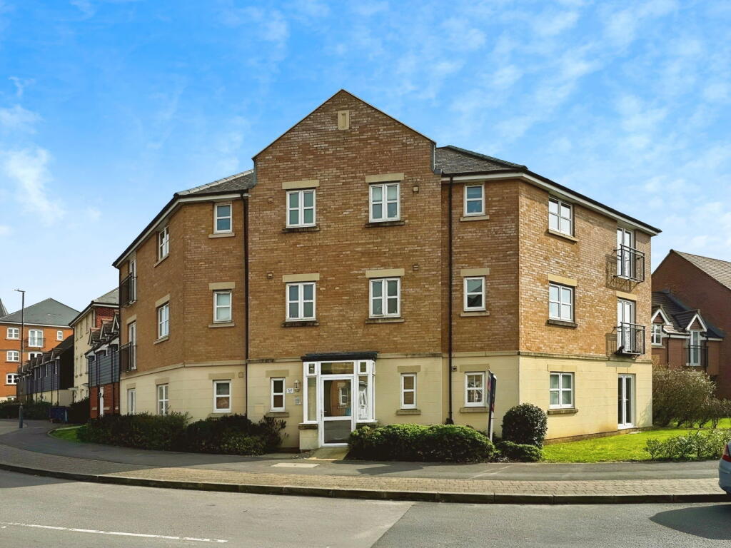 Main image of property: Torun Way, Swindon, SN25 1TA
