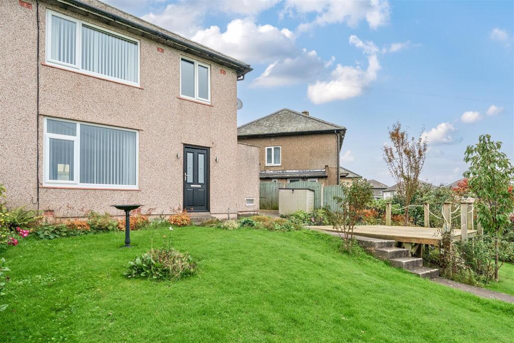 3 bedroom semi-detached house