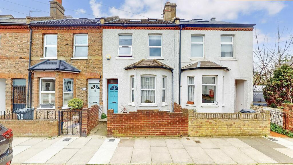 4 bedroom terraced house for sale in Linkfield Road, Isleworth, TW7