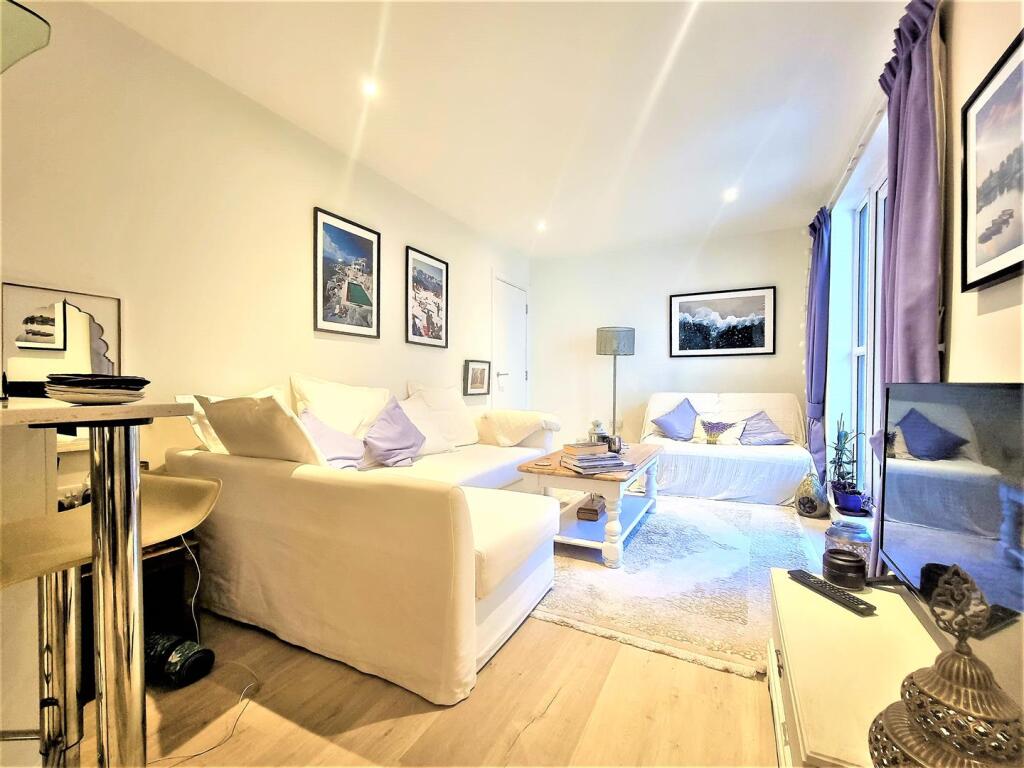 Main image of property: Grove House, 76 Sidmouth Avenue