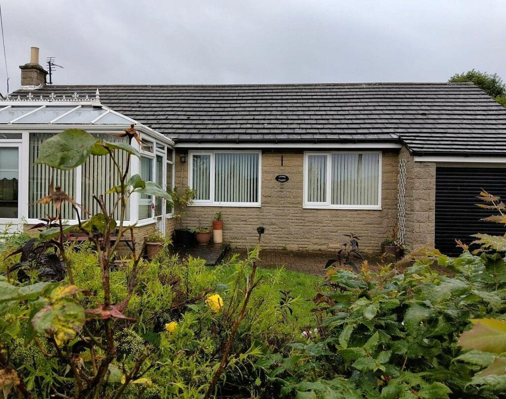 3 bedroom detached bungalow for sale in Stone Garth, Copley Bent