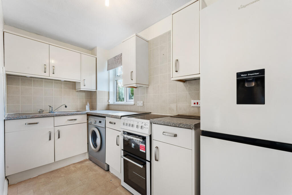 End of Terrace to rent on Camberley Close, Cheam, Sutton, SM3