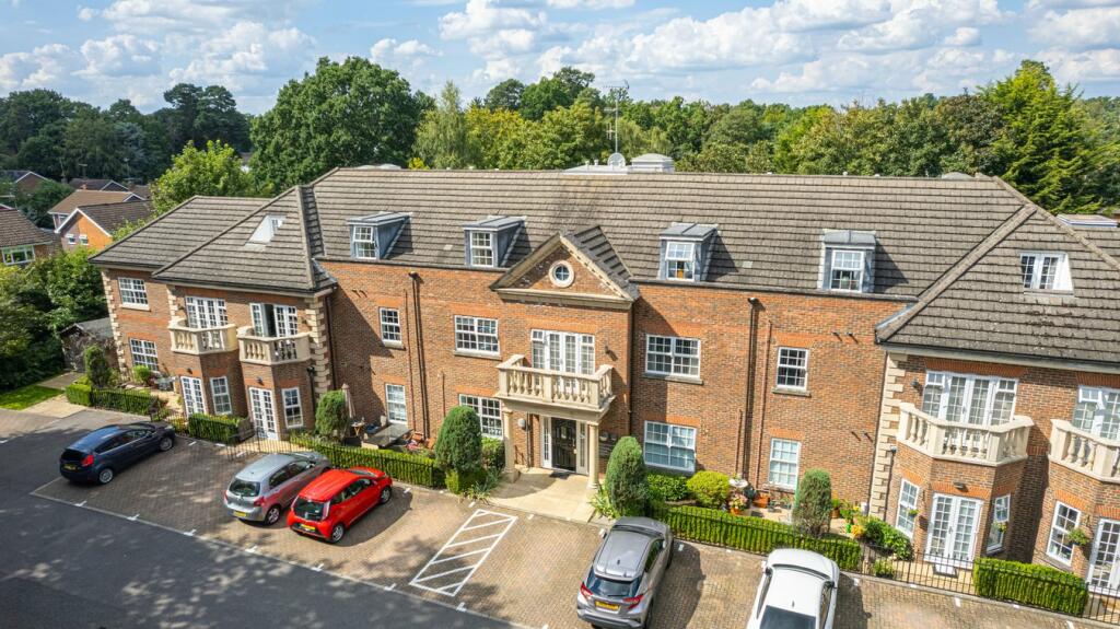 2 bedroom apartment for sale in Dukes Ride, Crowthorne, RG45