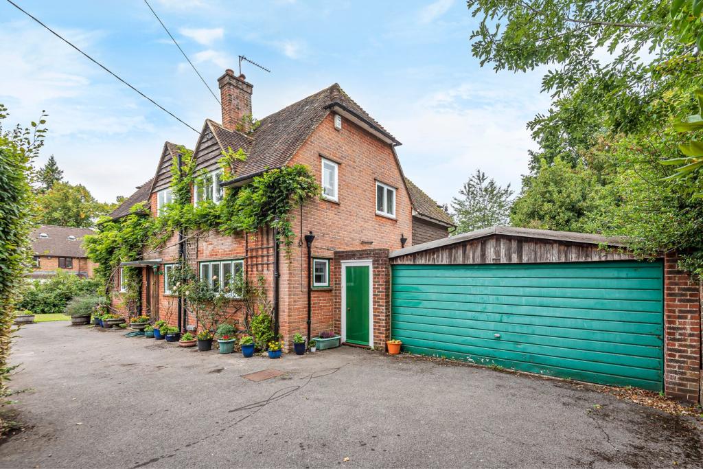 4 bedroom detached house for sale in Bracknell Lane, Hartley Wintney