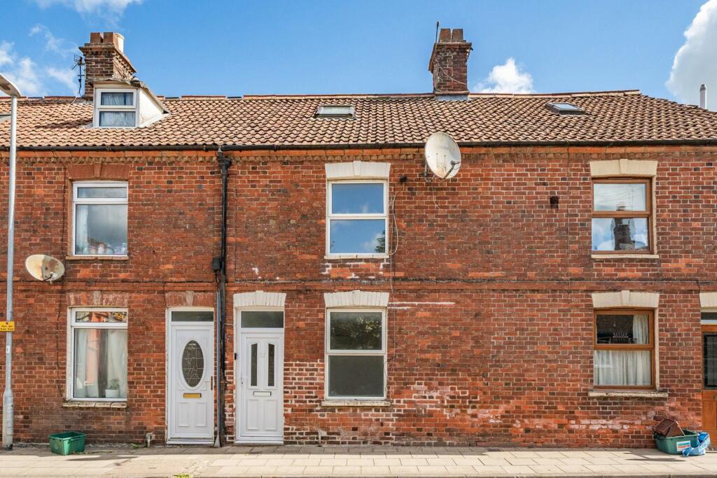 2 bedroom terraced house for sale in Station Road, Castle Cary, BA7