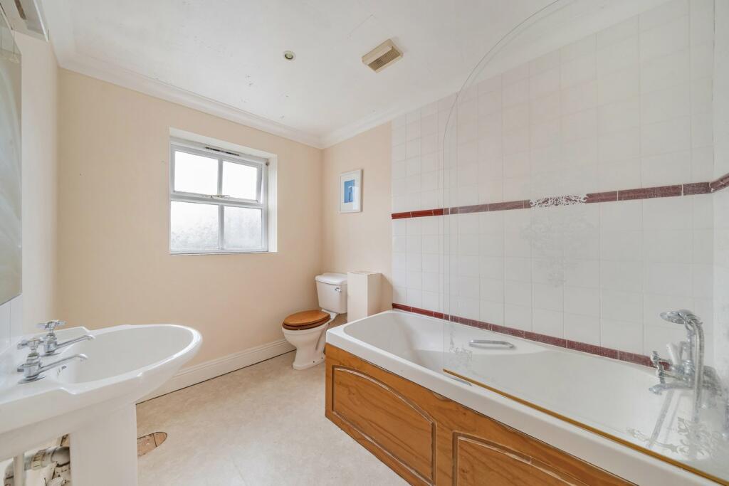 Additional property image - Priorygate Court, Castle Cary, BA7