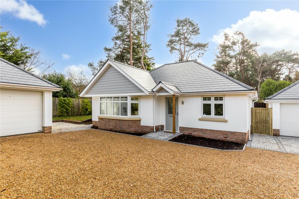 3 bedroom bungalow for sale in Bushmead Drive, Ashley Heath, Ringwood, BH24