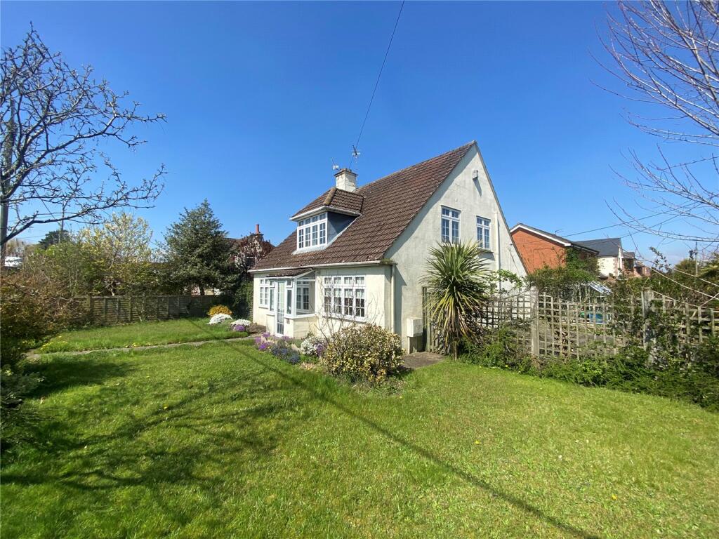4 bedroom detached house for sale in Hightown Road, Ringwood, Hampshire