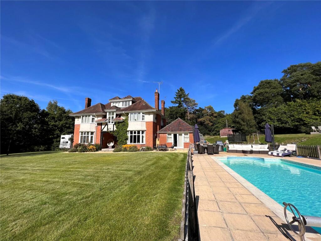 6 bedroom detached house for sale in Hangersley, Ringwood, Hampshire, BH24