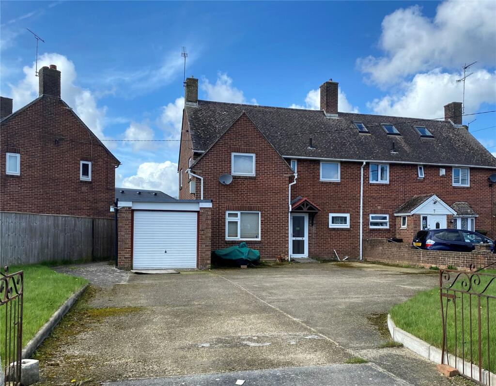 3 bedroom semidetached house for sale in Wessex Estate, Ringwood