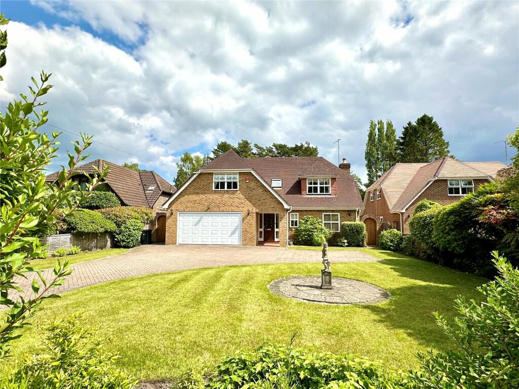 4 bedroom detached house for sale in Lions Lane, Ashley Heath, Ringwood