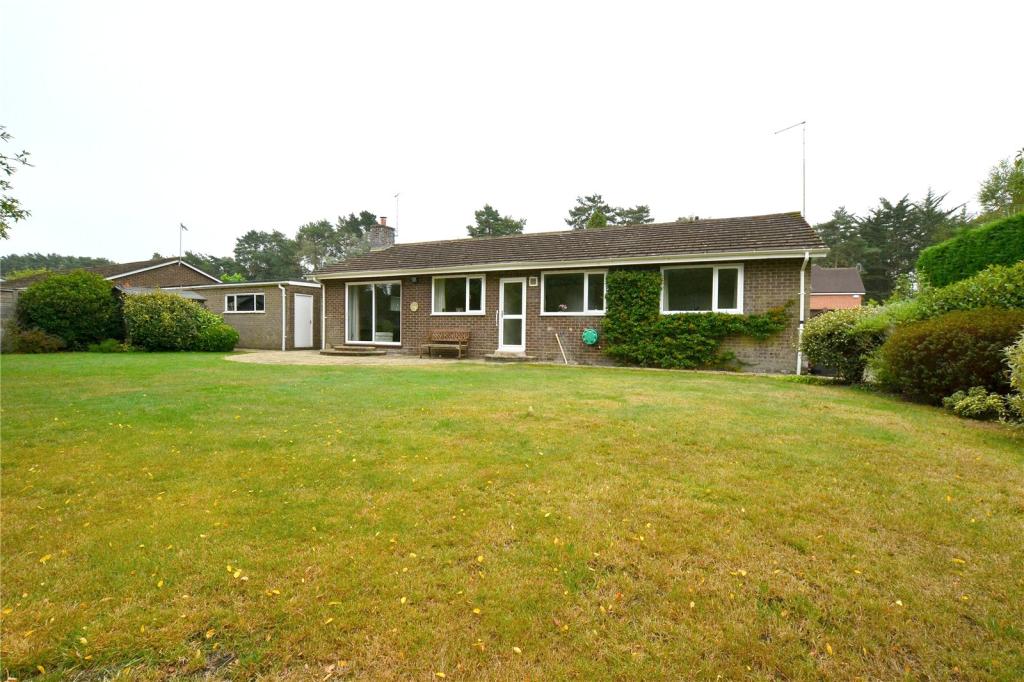 3 bedroom bungalow for sale in Peveril Close, Ashley Heath, Ringwood, BH24