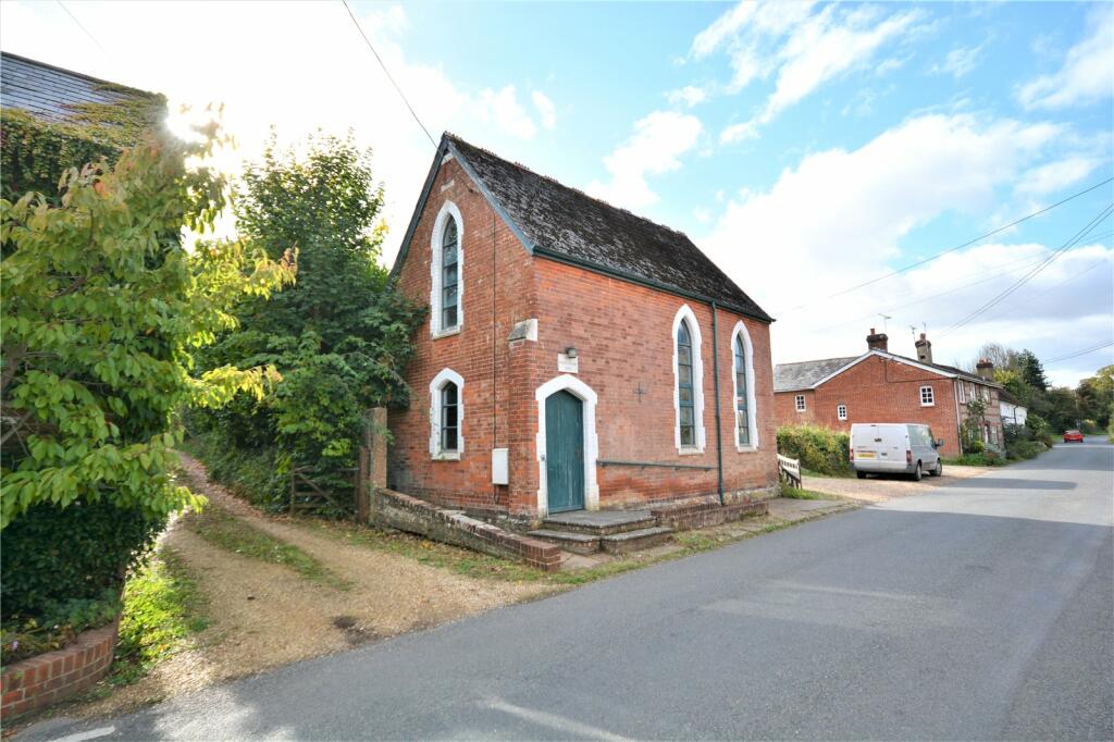 2 bedroom detached house for sale in High Street, Damerham