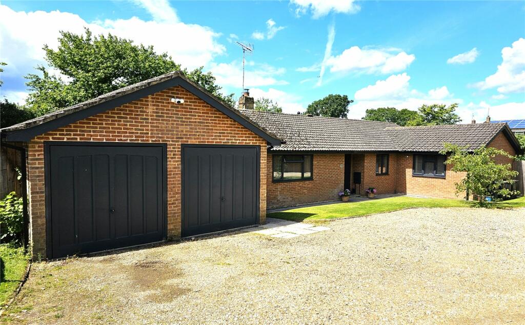 4 bedroom bungalow for sale in Camel Green Road, Alderholt