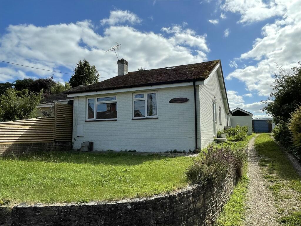 3 bedroom bungalow for sale in High Street, Damerham, Fordingbridge